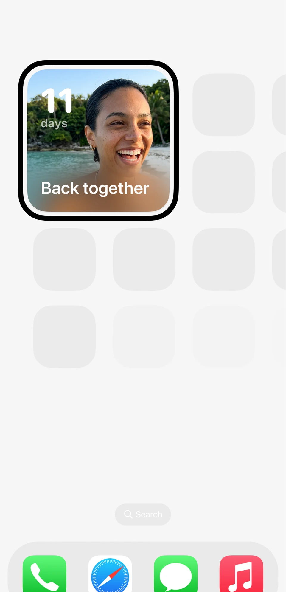 Outside Home Screen countdown widget showing 11 days until being back together