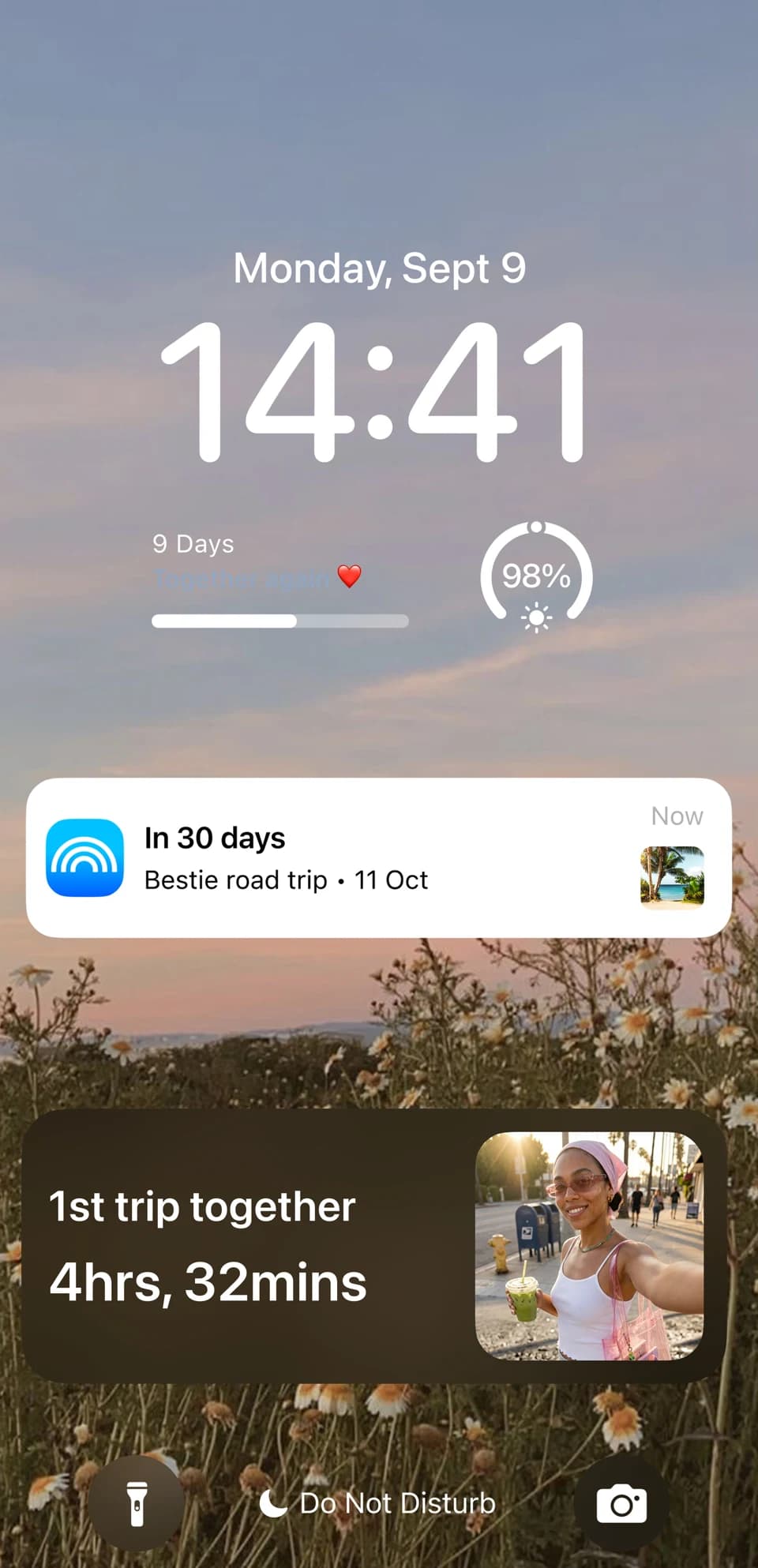 Outside Lock Screen showing a countdown widget and reminder